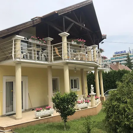 Апартаменты Natalia Хевиз