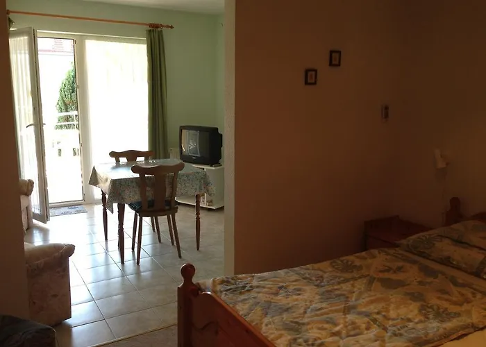 アパート Natalia